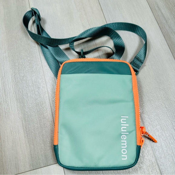 Lululemon Easy Access Crossbody Bag Orange & Green One Size - Picture 5 of 9